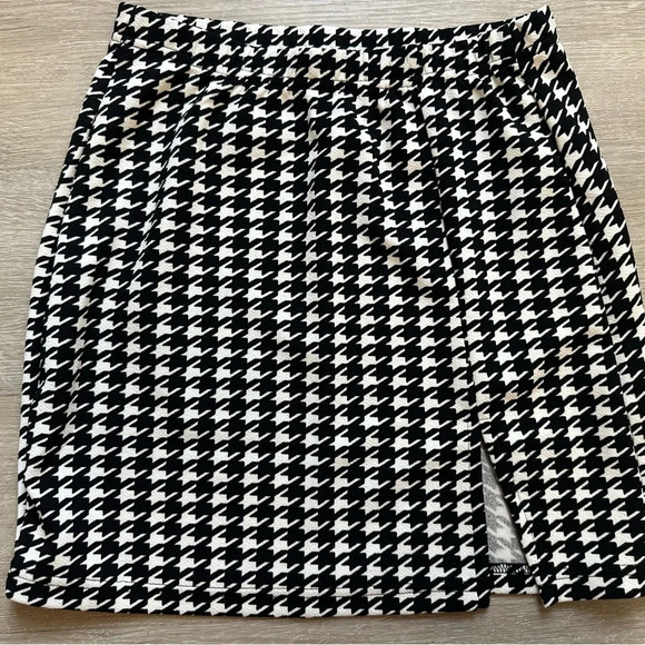 SHEIN Houndstooth Skirt, XS - Picture 4 of 4